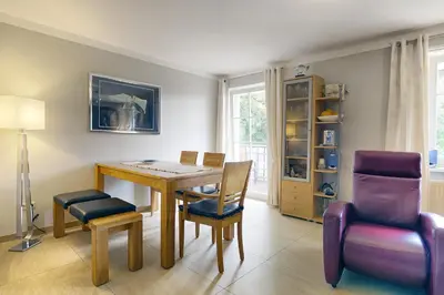 Ein Sitzbereich in der Unterkunft Strandstrasse 55 Wohnung Mücke