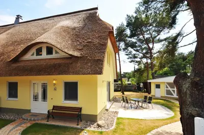 Das Gebäude in dem sich das Ferienhaus befindet