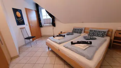 Ein Sitzbereich in der Unterkunft Ferienwohnung Hustadt