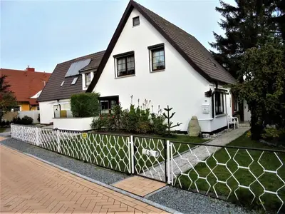 Das Gebäude in dem sich die Ferienwohnung befindet