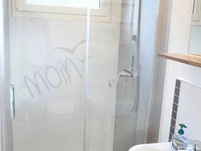 Ein Badezimmer in der Unterkunft Holiday Home Wiesenblick 5 by Interhome