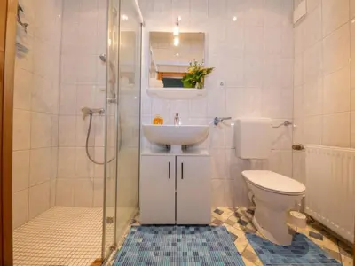 Ein Badezimmer in der Unterkunft Apartment Wohnung 5 by Interhome