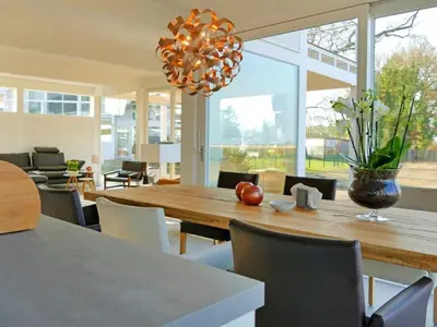 Ein Sitzbereich in der Unterkunft Holiday Home Fünfjahreszeiten in Bodstedt by Interhome