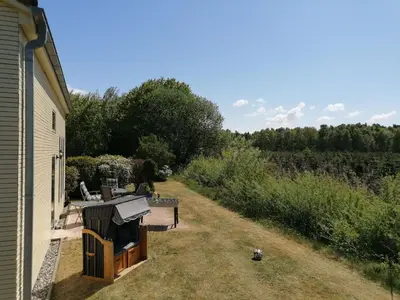 Ein Garten an der Unterkunft Holiday Home Kranichnest by Interhome