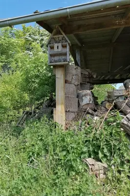 Das Gebäude in dem sich das Ferienhaus befindet