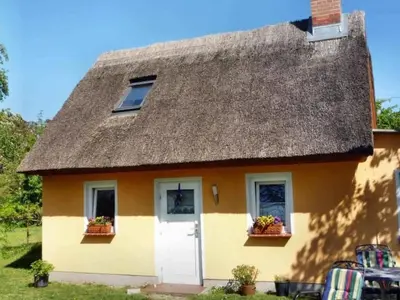 Das Gebäude in dem sich das Ferienhaus befindet