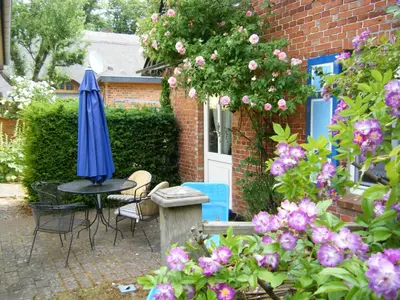 Ein Garten an der Unterkunft Apartment 45 qm by Interhome