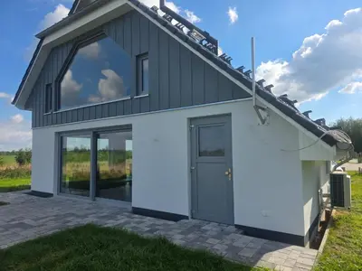 Das Gebäude in dem sich das Ferienhaus befindet