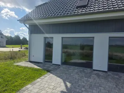 Das Gebäude in dem sich das Ferienhaus befindet