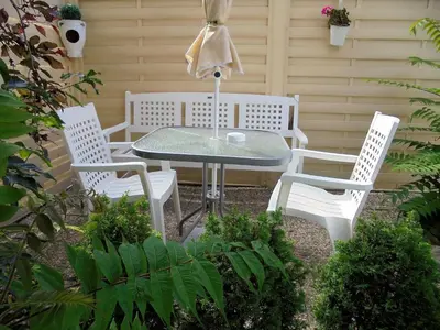 Ein Garten an der Unterkunft Apartment Kleine Ferienwohnung mit Garten und Terrasse by Interhome
