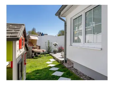Ein Garten an der Unterkunft Holiday home in Zingst with swimming pool