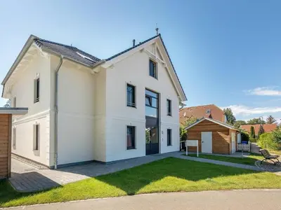 Das Gebäude in dem sich das Ferienhaus befindet