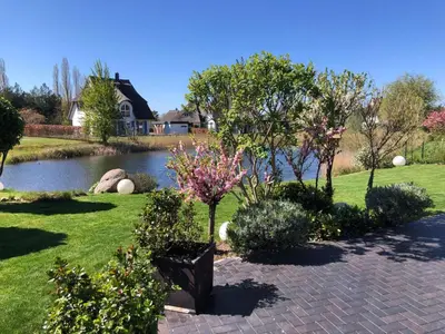 Ein Garten an der Unterkunft Holiday Home Seeschwalbe Helga by Interhome