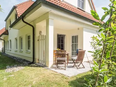 Das Gebäude in dem sich das Ferienhaus befindet