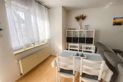 Ein Sitzbereich in der Unterkunft Ferienwohnung DEICHBLICK 200m zum Strand Zingst Darß