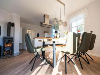 Ein Sitzbereich in der Unterkunft Ferienhaus Haubenlerche, Fuhlendorf