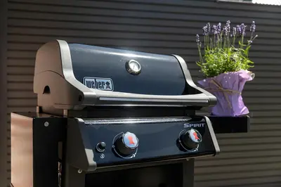 Ein für Gäste verfügbarer Grill im Ferienhaus