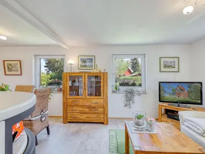 TV/Unterhaltungsangebot in der Unterkunft Holiday Home Meeresrauschen by Interhome