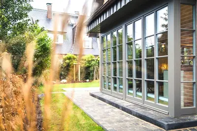 Ein Garten an der Unterkunft Aura