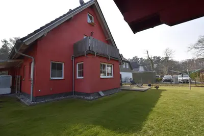 Das Gebäude in dem sich die Ferienwohnung befindet
