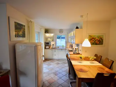 Küche/Küchenzeile in der Unterkunft Apartment Familiäres- charmantes Appartement in Zingst by Interhome