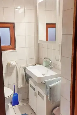 Ein Badezimmer in der Unterkunft Apartment FeWo3 by Interhome