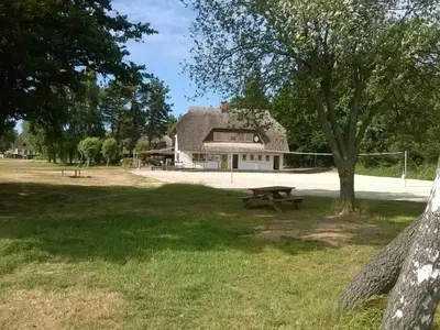 Das Gebäude in dem sich das Ferienhaus befindet