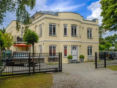 Das Gebäude in dem sich die Ferienwohnung befindet