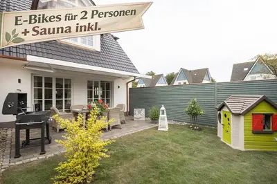 Das Gebäude in dem sich das Ferienhaus befindet