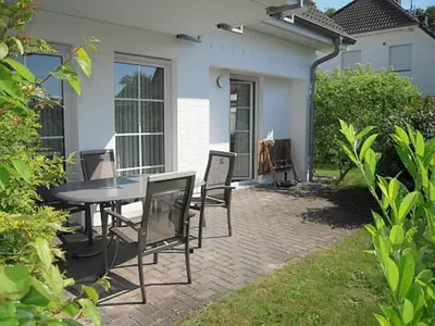 Ein Garten an der Unterkunft Haus Seeblick 6