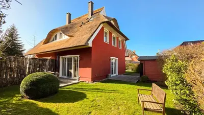 Ein Garten an der Unterkunft Tandem Felix - Ferienhaus in Zingst für bis zu 6 Personen