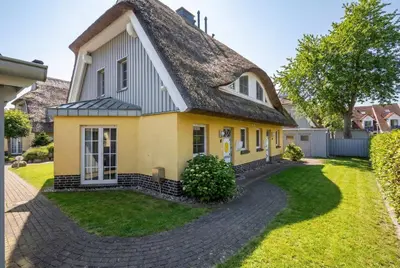 Das Gebäude in dem sich das Ferienhaus befindet