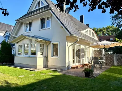Das Gebäude in dem sich das Ferienhaus befindet