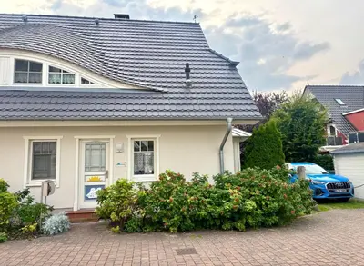 Das Gebäude in dem sich das Ferienhaus befindet