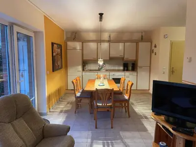 Küche/Küchenzeile in der Unterkunft Wohnung Bodden 1