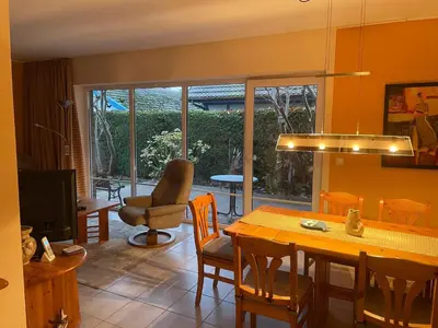 Ein Sitzbereich in der Unterkunft Wohnung Bodden 1