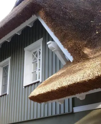 Das Gebäude in dem sich das Ferienhaus befindet