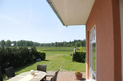 Ein Garten an der Unterkunft Ferienhaus Uhlenhus
