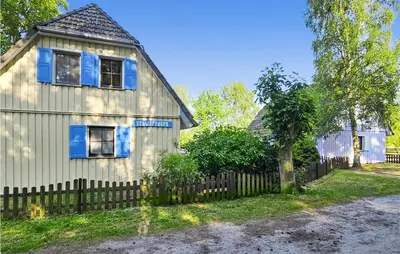 Ein Garten an der Unterkunft 3 Bedroom Pet Friendly Home In Prerow