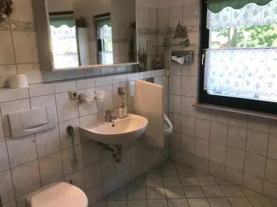 Ein Badezimmer in der Unterkunft Ferienwohnung Boddenzander