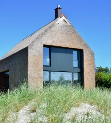 Das Gebäude in dem sich das Ferienhaus befindet