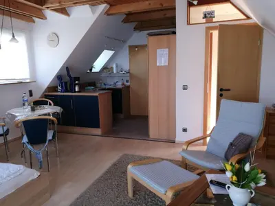 Ein Sitzbereich in der Unterkunft Galerie am Hafen