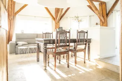 Ein Sitzbereich in der Unterkunft Darßer Mühle