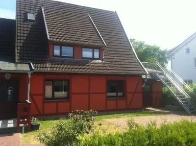 Das Gebäude in dem sich die Ferienwohnung befindet