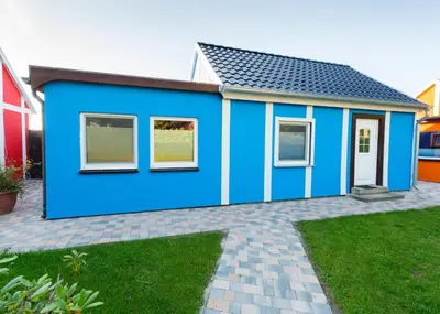 Das Gebäude in dem sich das Ferienhaus befindet