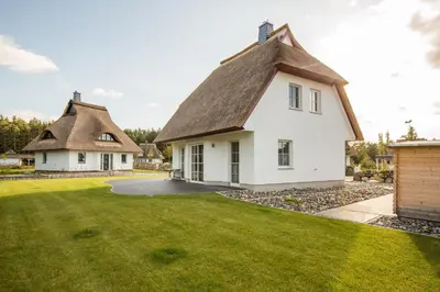 Das Gebäude in dem sich das Ferienhaus befindet