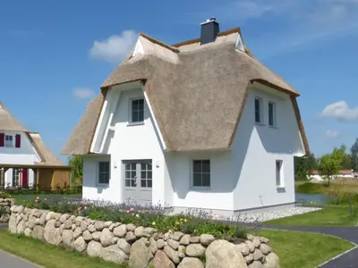 Das Gebäude in dem sich das Ferienhaus befindet
