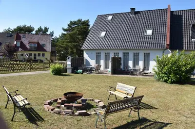 Das Gebäude in dem sich das Ferienhaus befindet