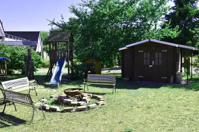 Ein Garten an der Unterkunft 