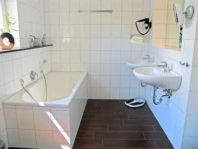Ein Badezimmer in der Unterkunft Ferienhaus Sundevit Nr 1 Prerow